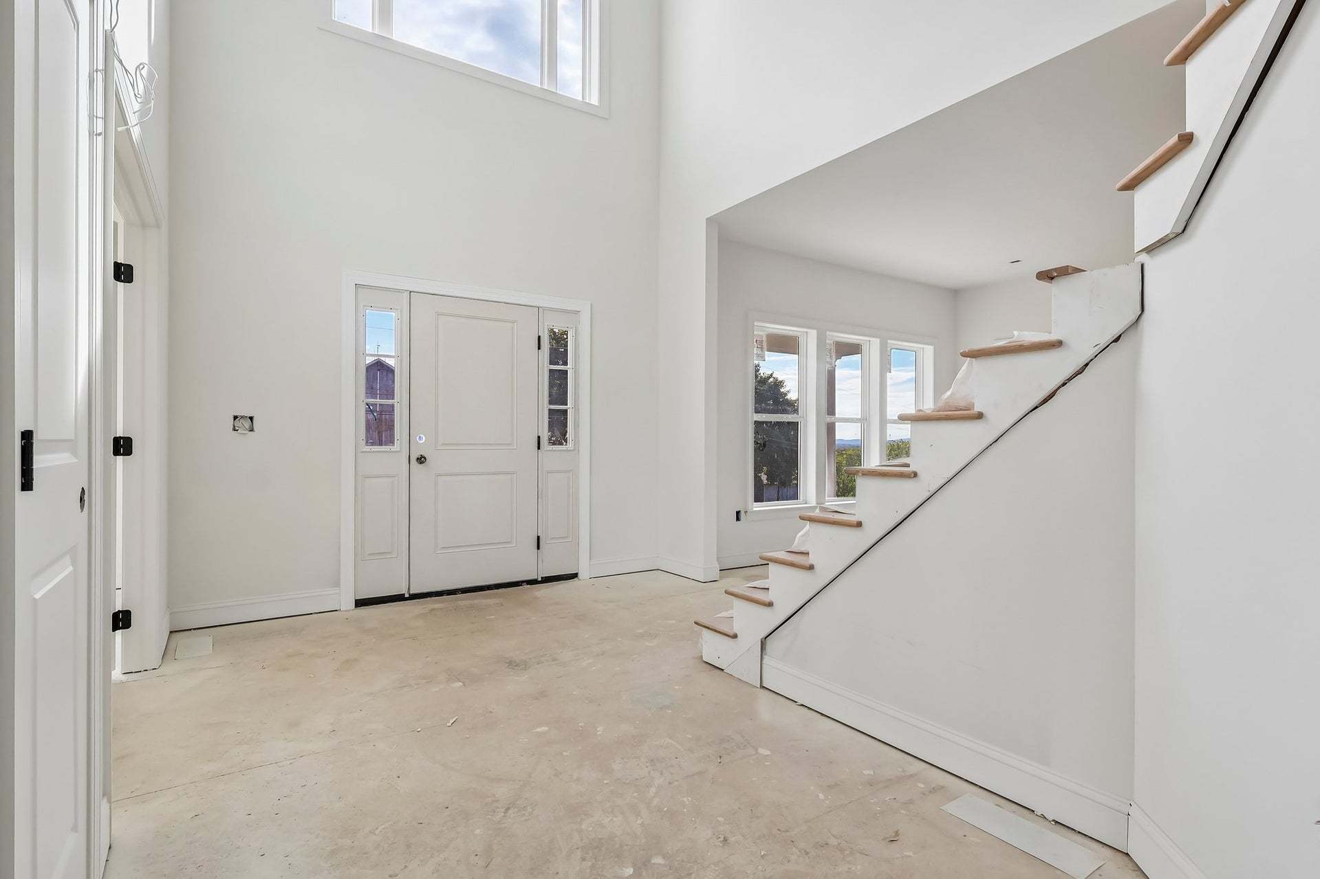 Preakness 2-Story Foyer