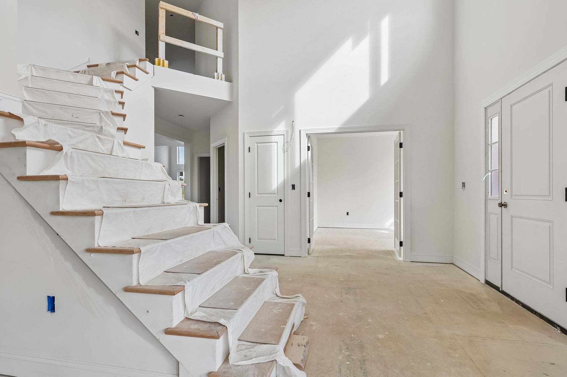 Preakness 2-Story Foyer