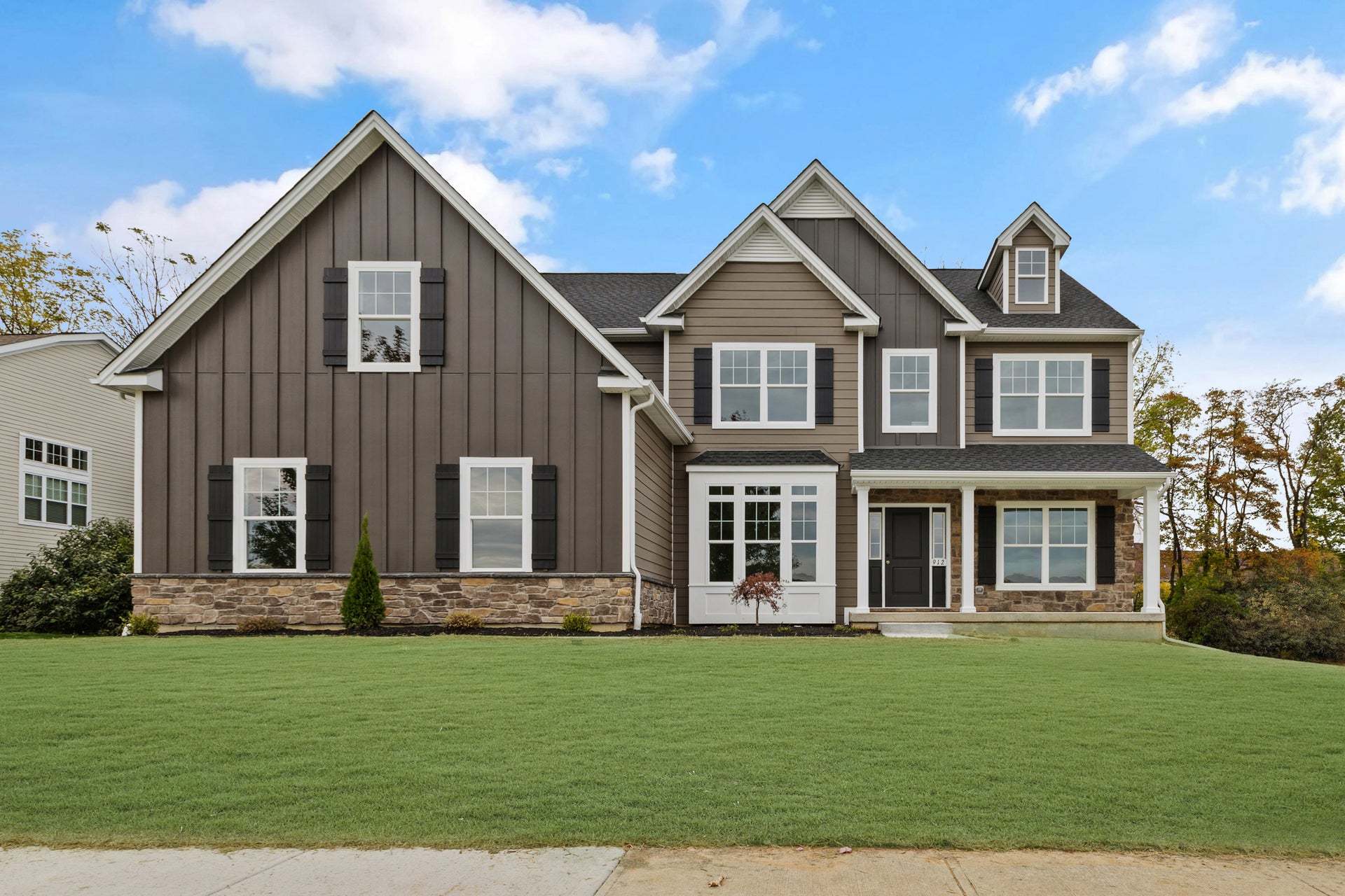Breckenridge Grande Traditional Exterior