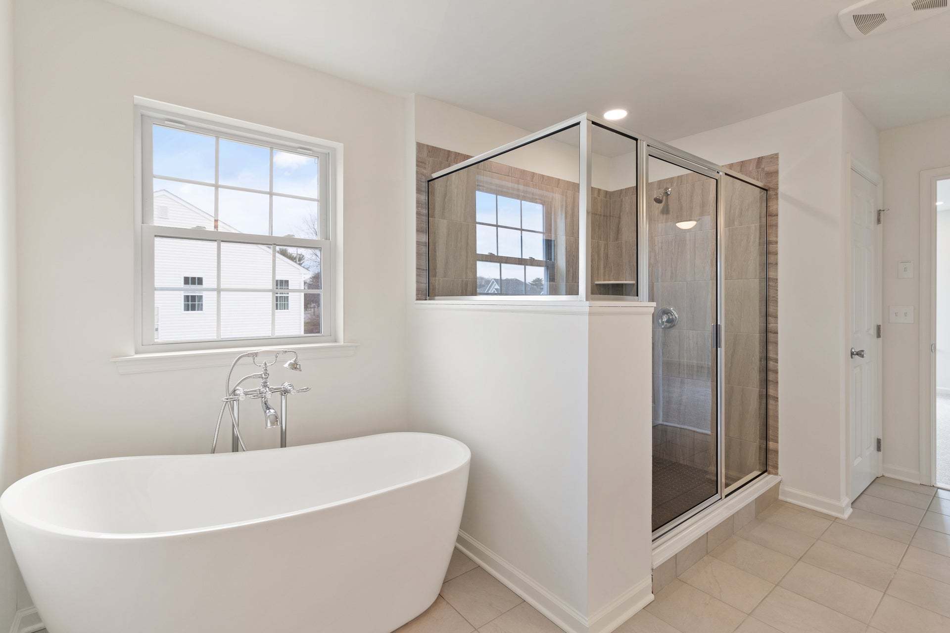 Churchill Owner's Bath with Optional Slipper Tub