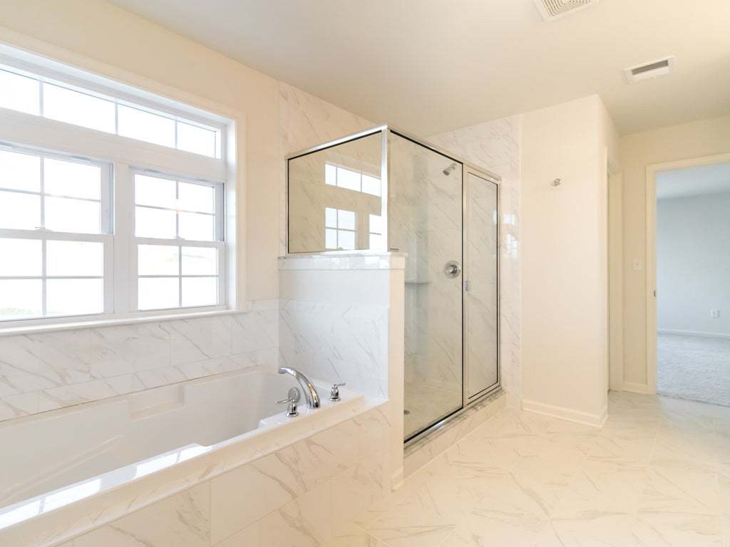Churchill Owner's Bath with Optional Soaking Tub