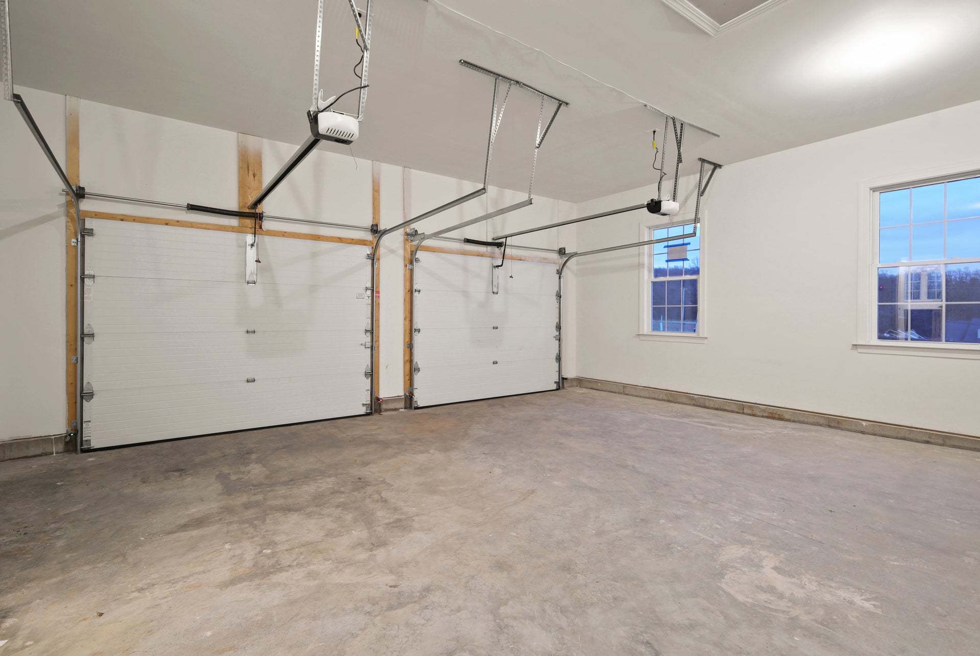 Juniper 2-Car Garage