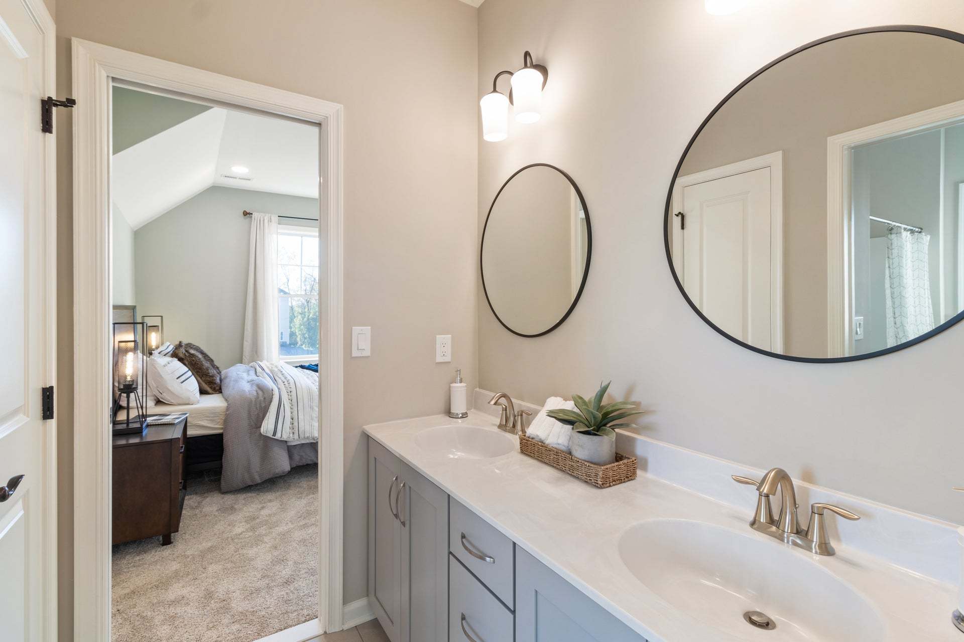 Preakness Jack-N-Jill Bath