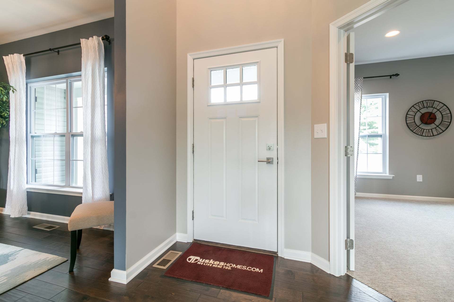 Sienna Foyer