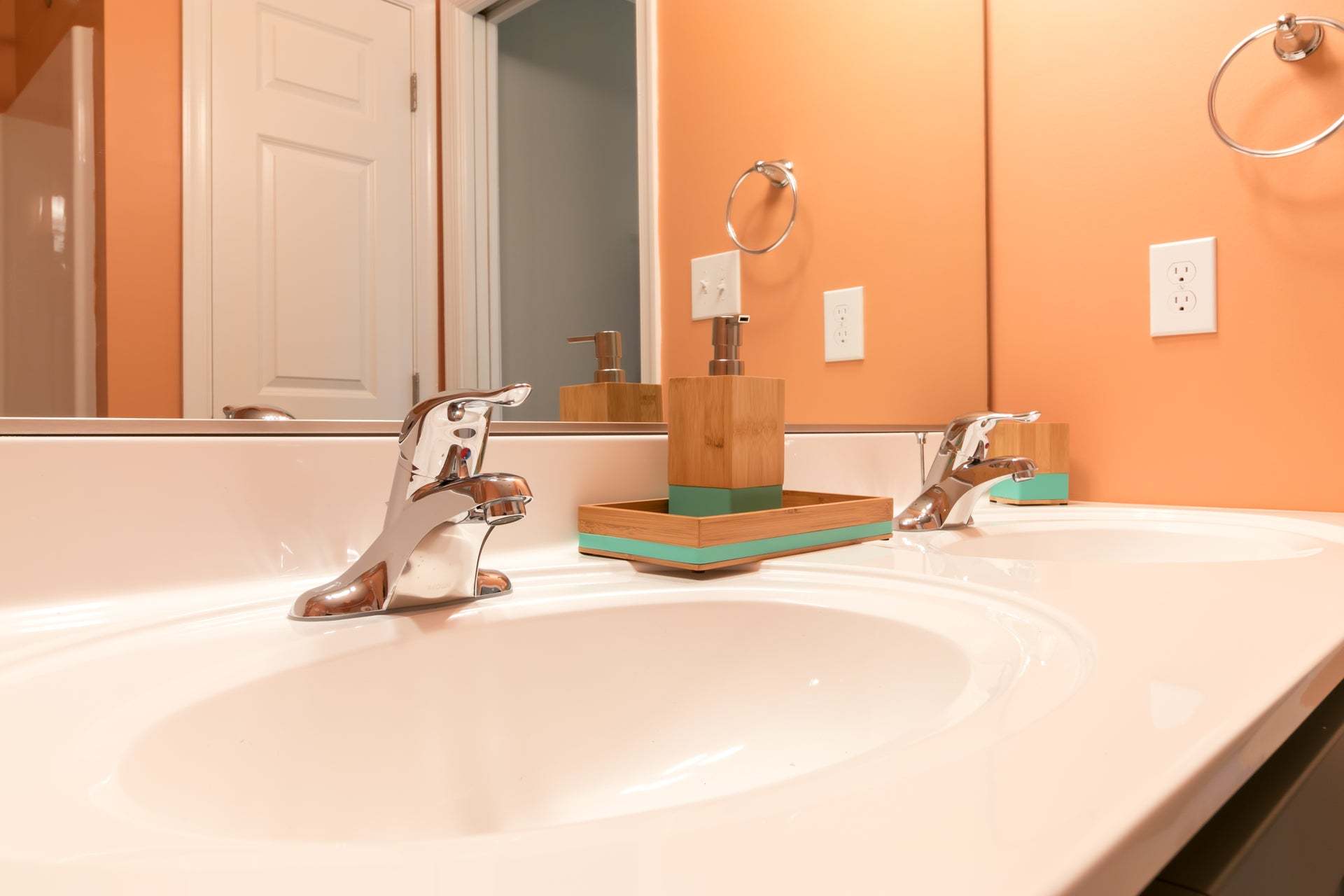 Sienna Hall Bath