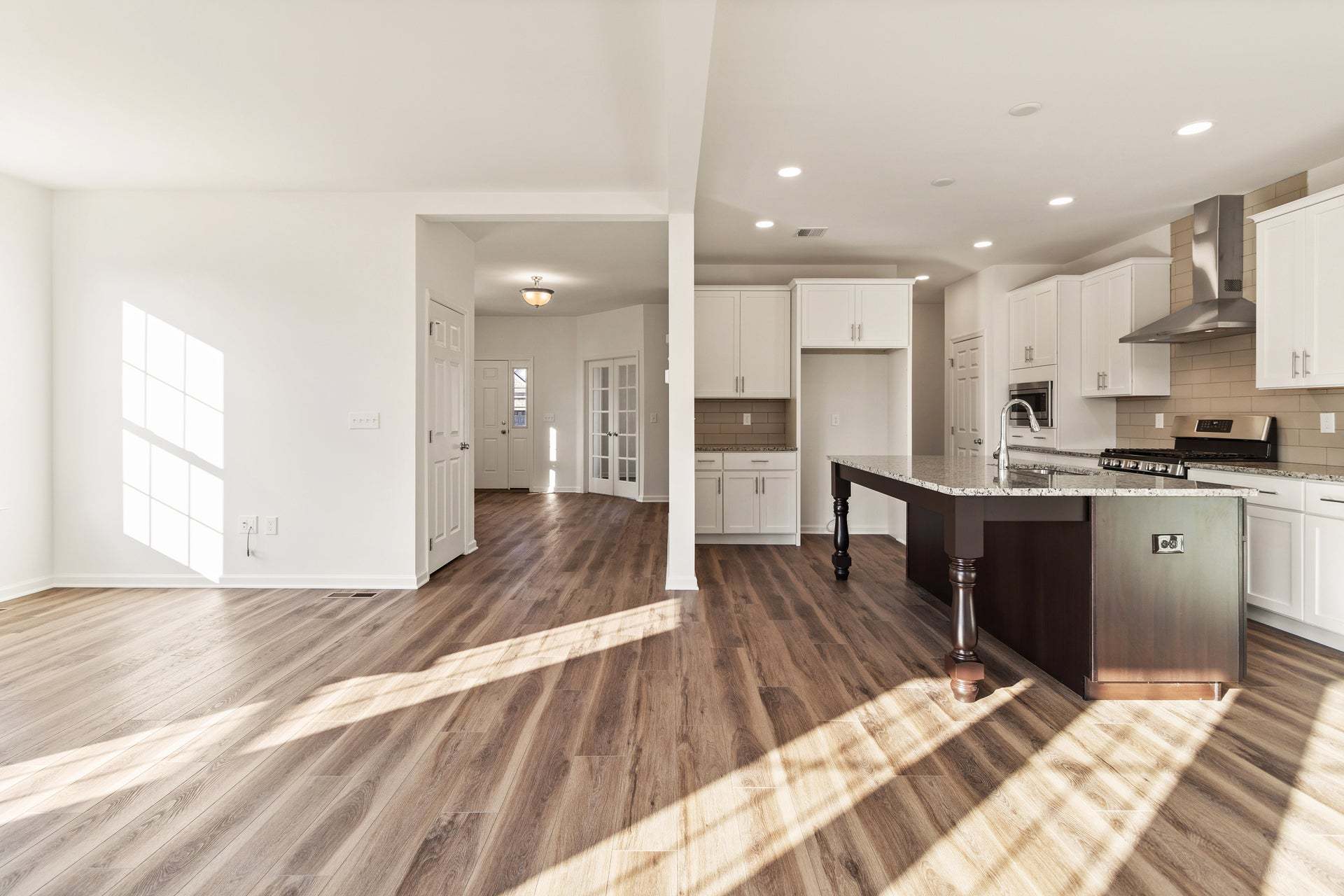 Vinecrest Kitchen & Dining Nook