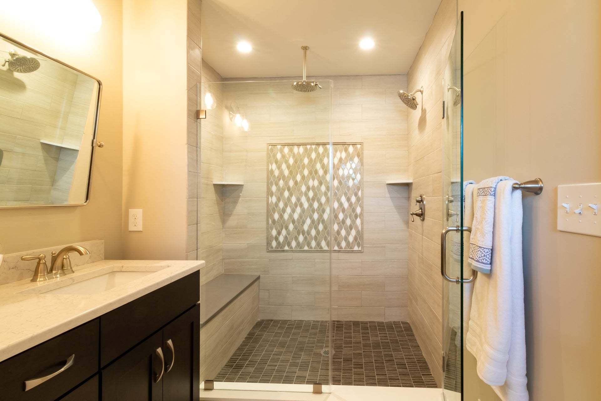 Vinecrest Owner's Bath