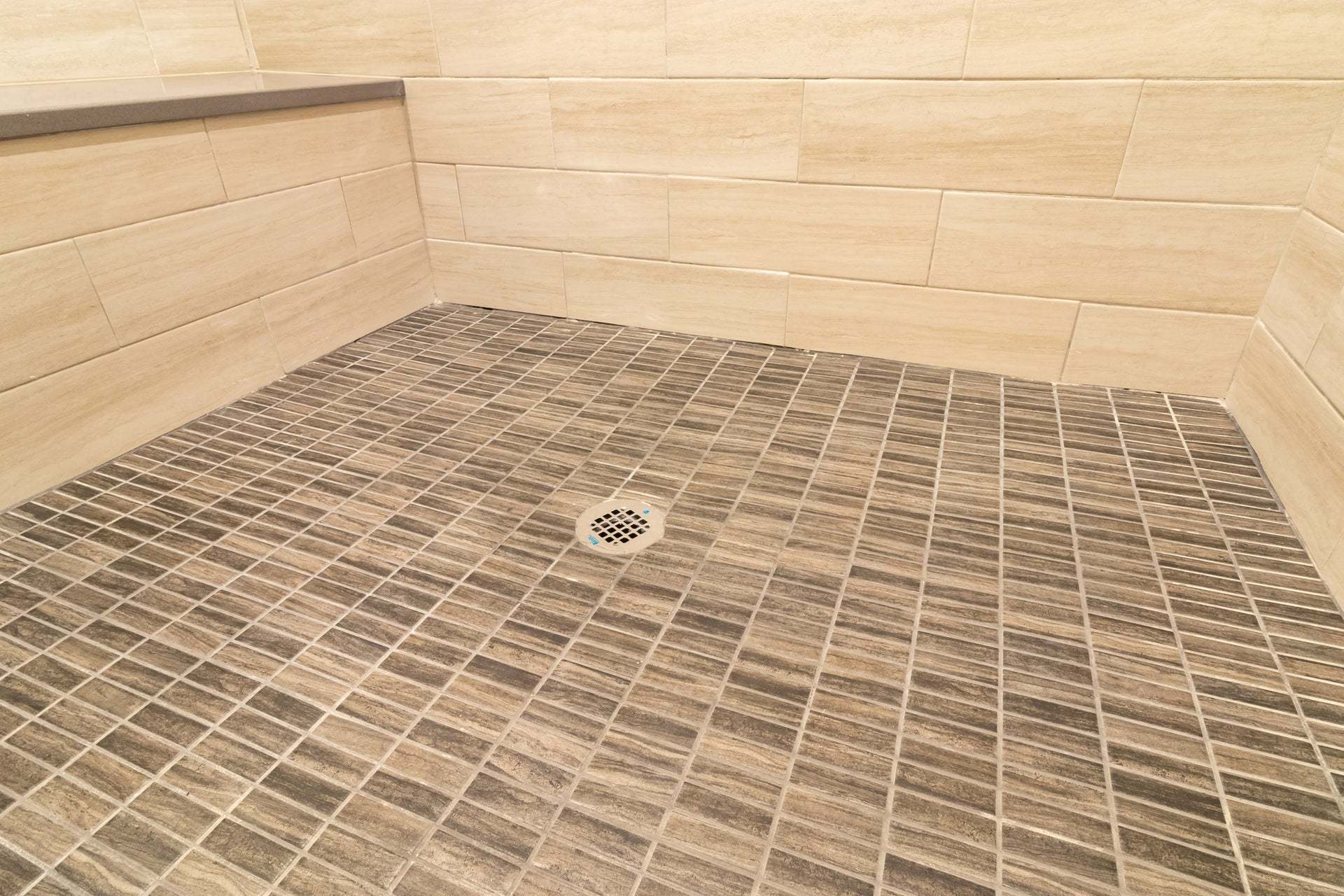 Vinecrest Owner's Bath