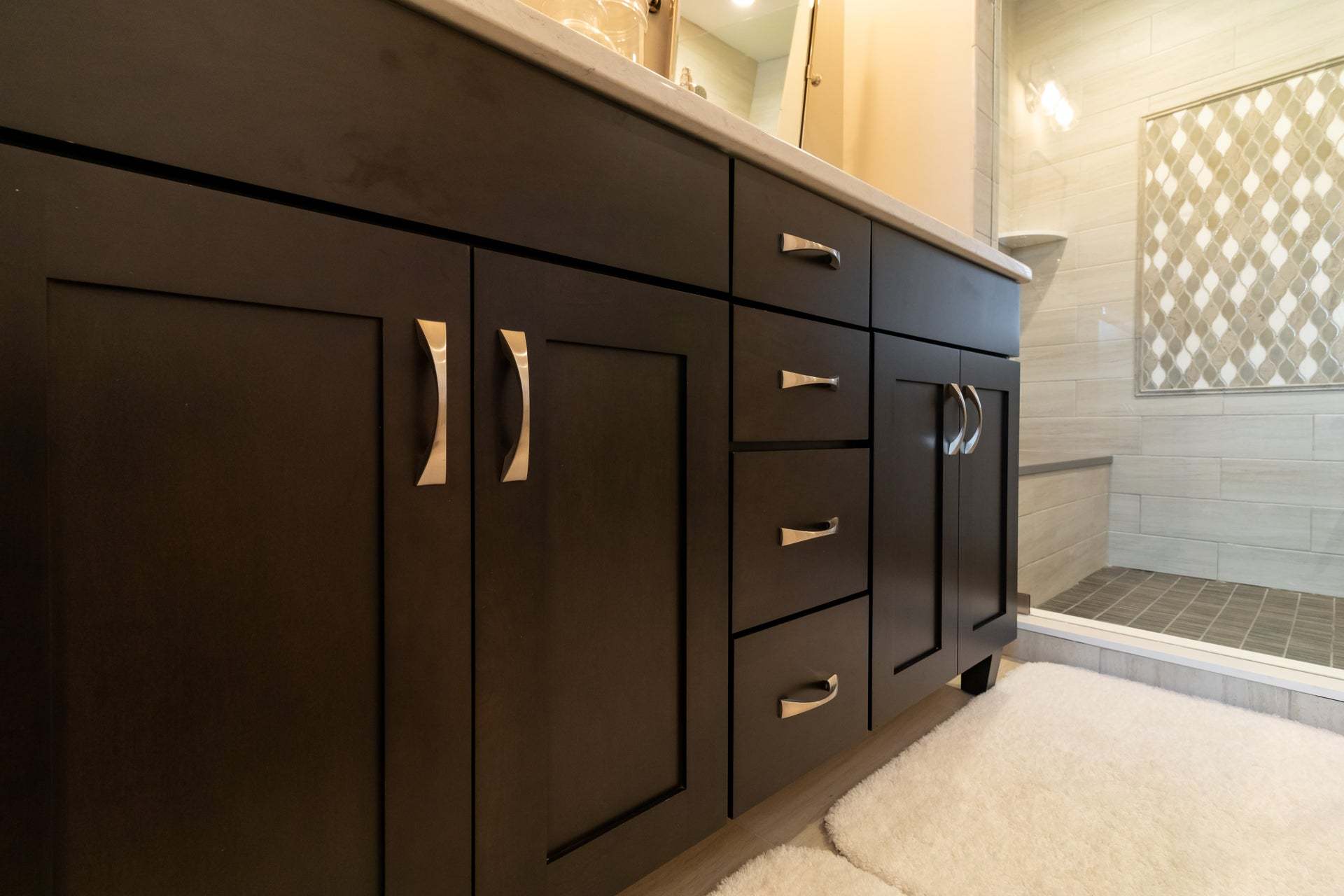 Vinecrest Owner's Bath