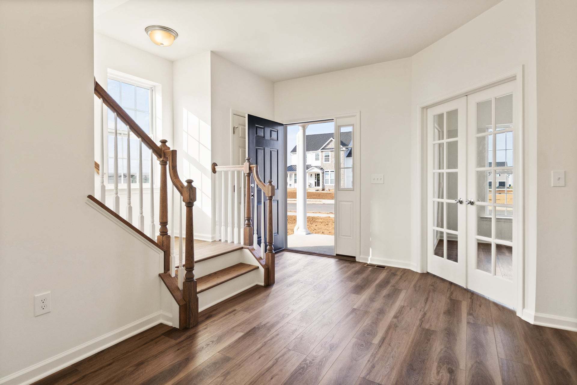 Vinecrest Foyer