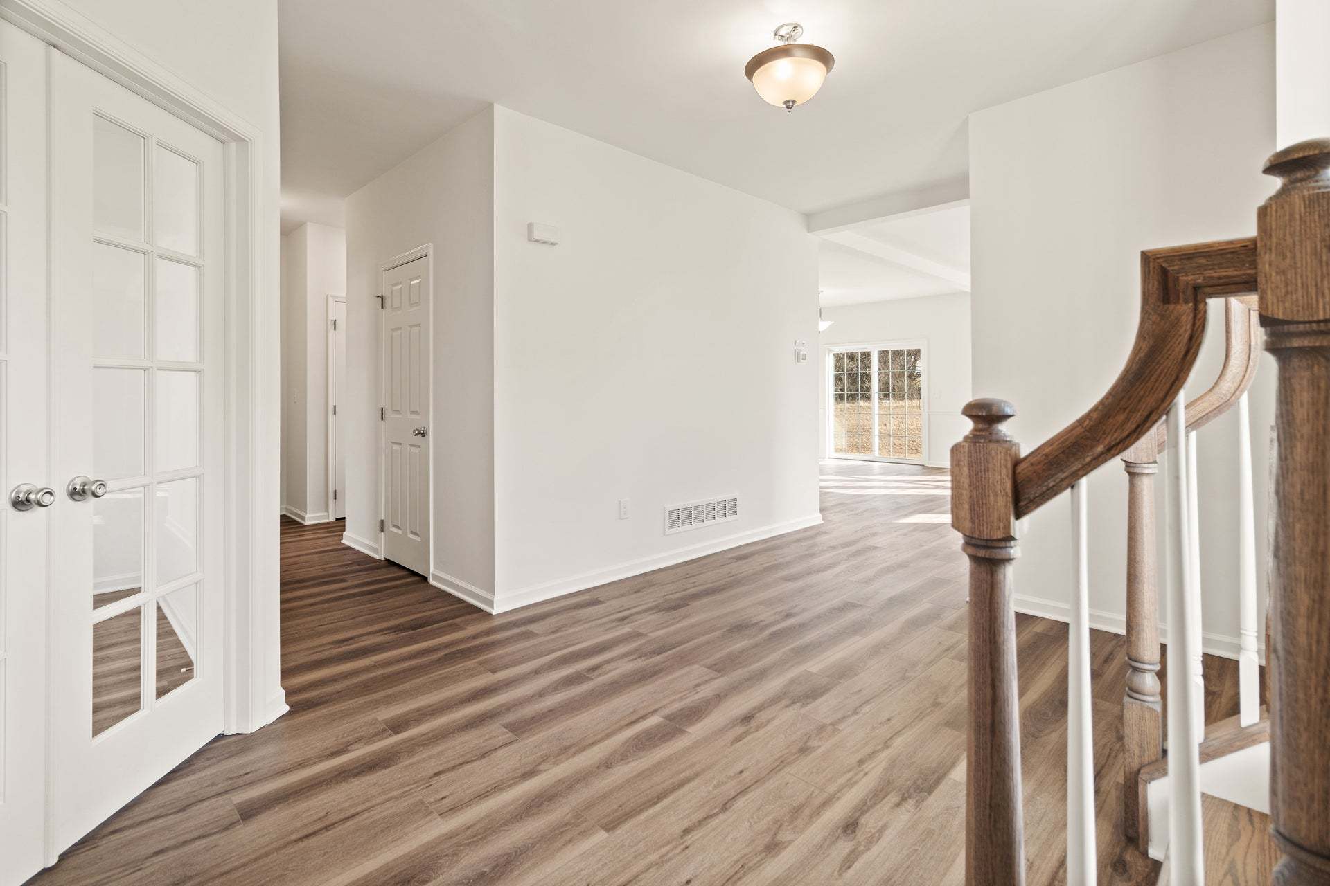 Vinecrest Foyer