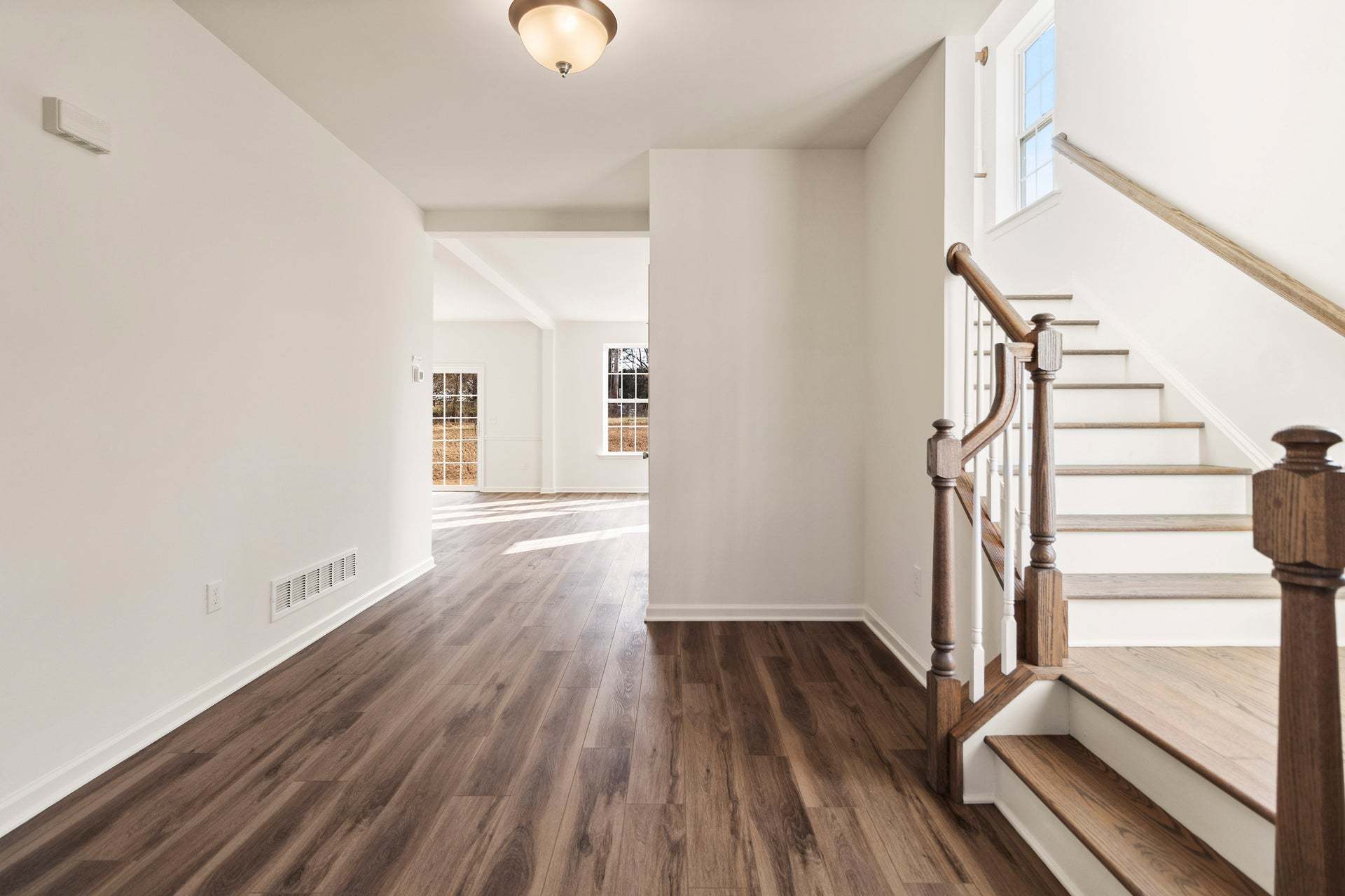 Vinecrest Foyer