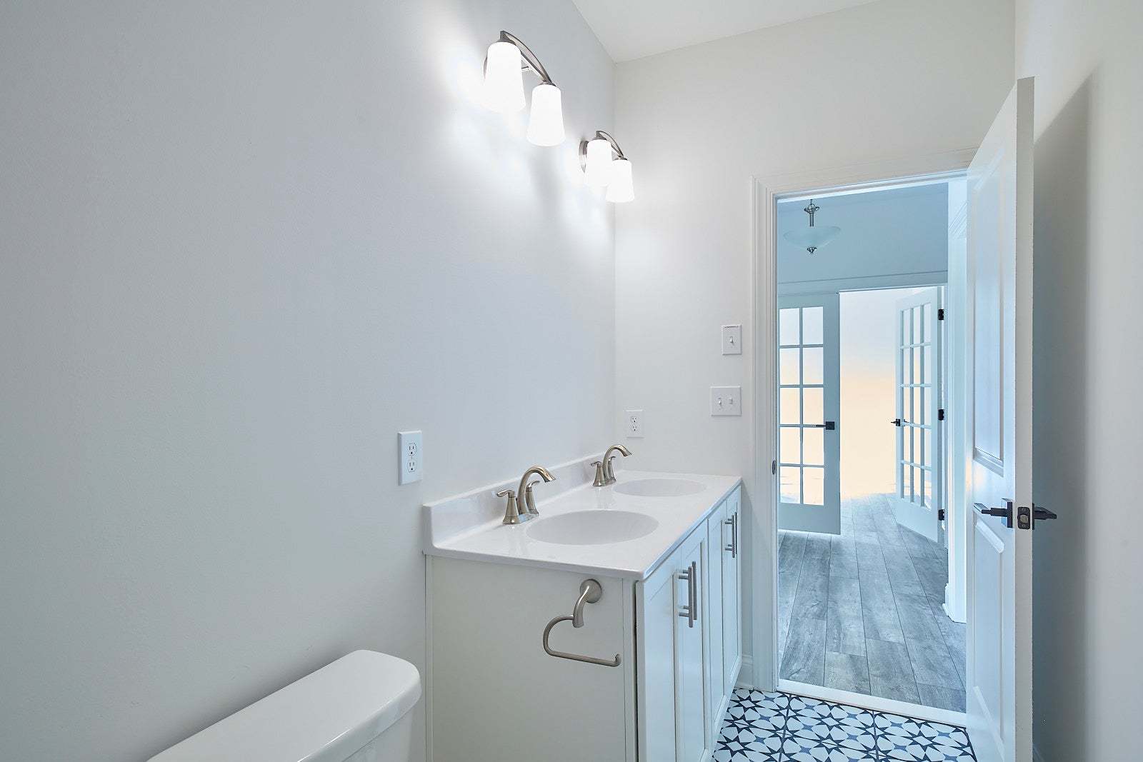 Folino Hall Bath