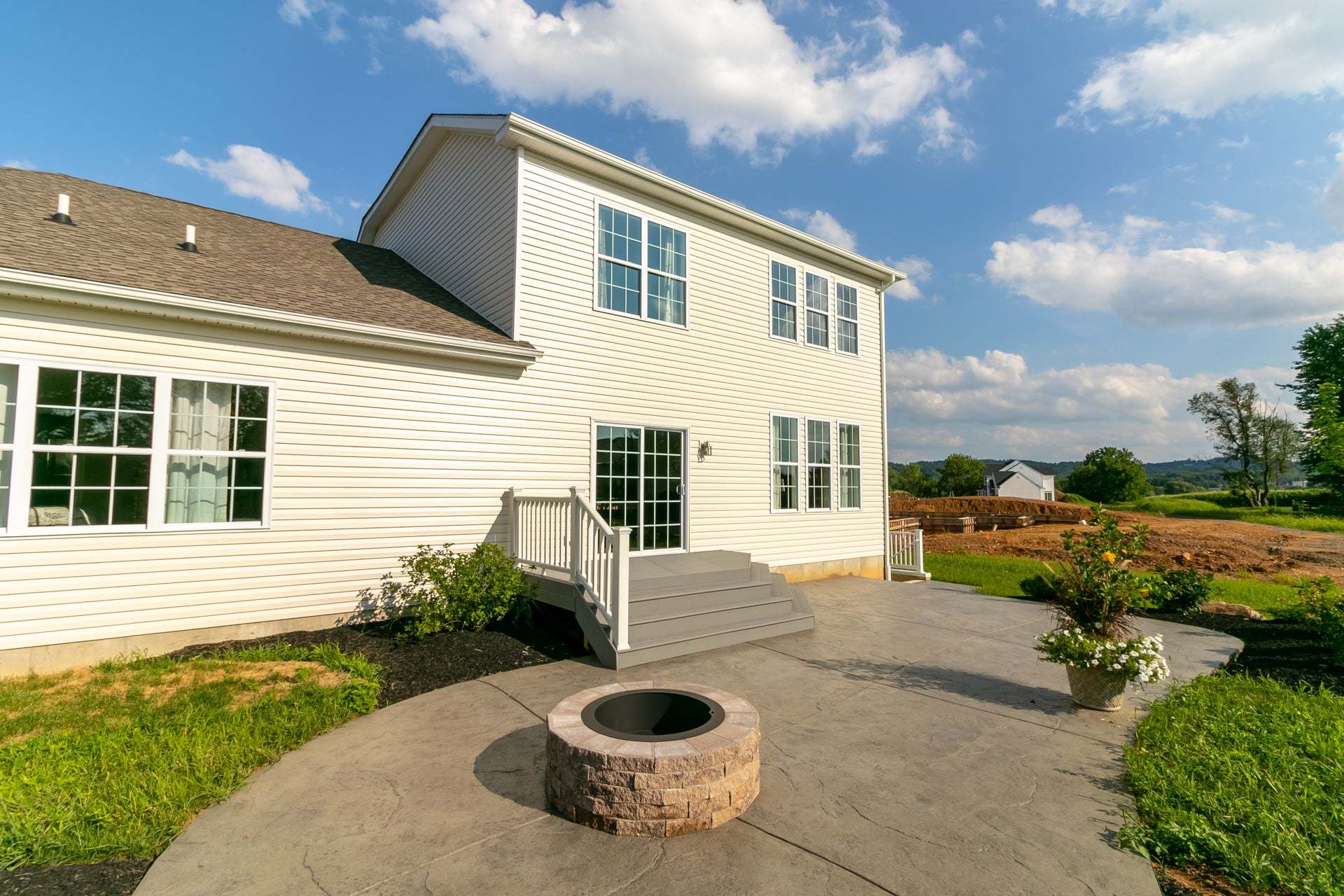 Vinecrest Exterior