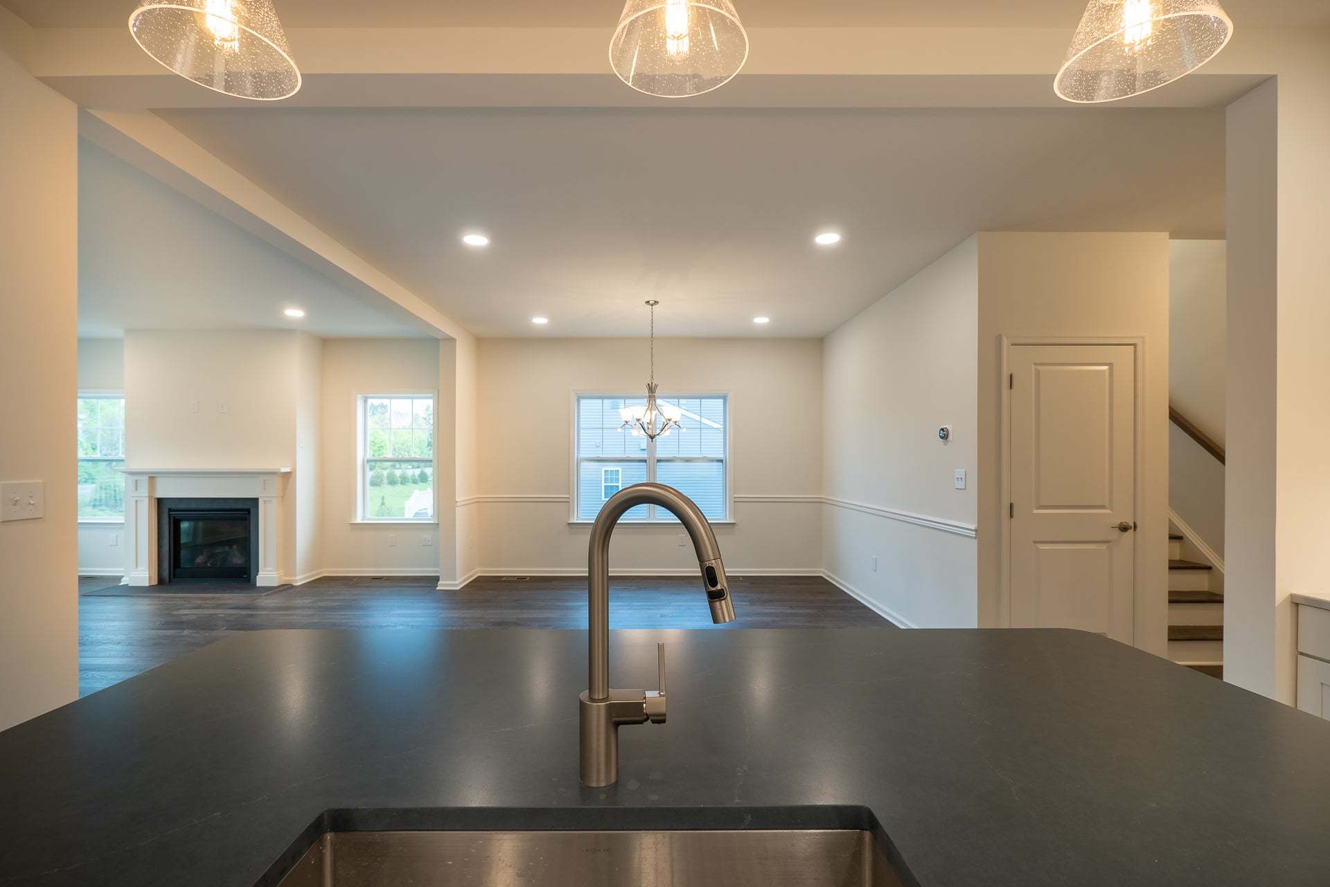 Franklyn Kitchen (Optional Fireplace)