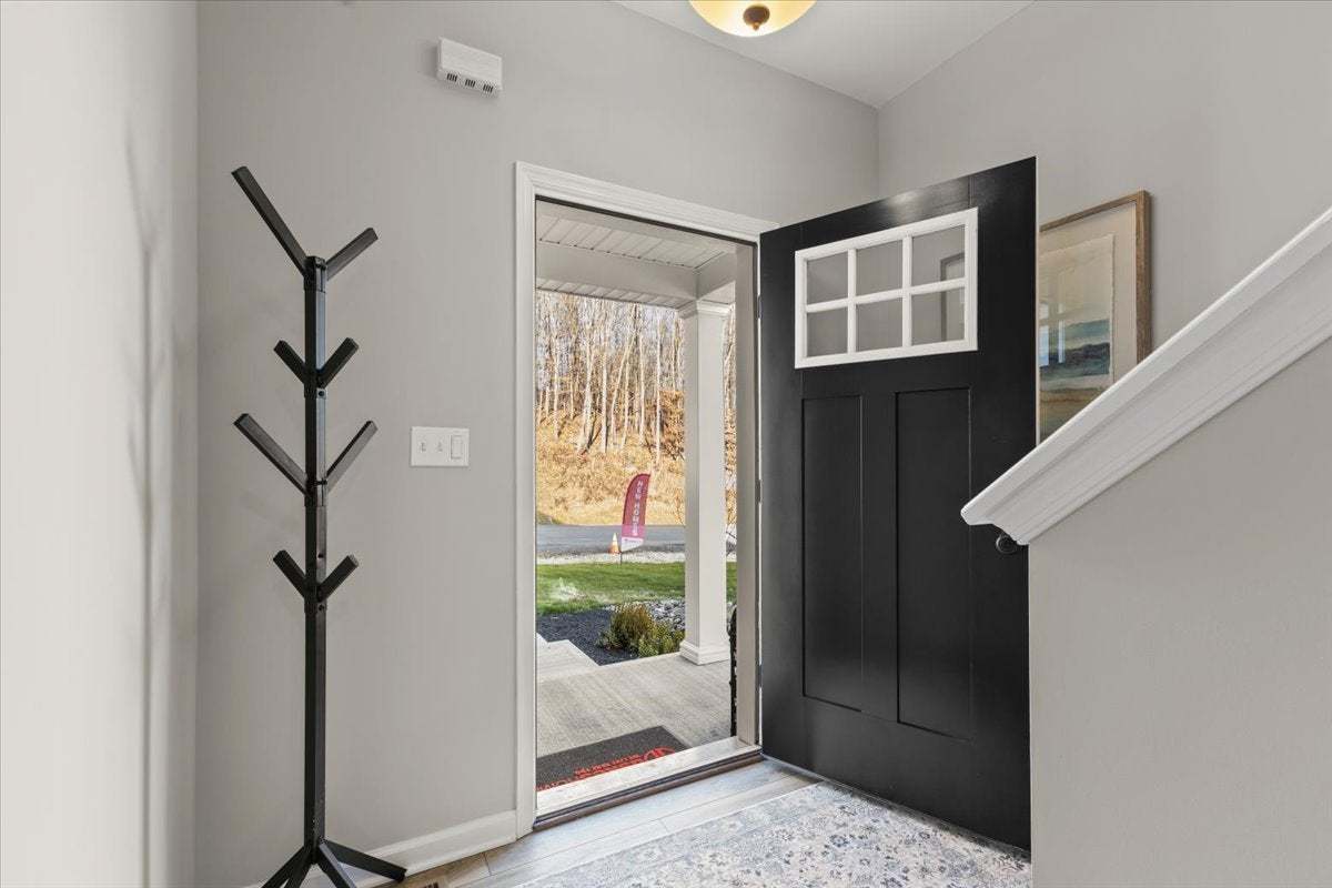 Mia Foyer