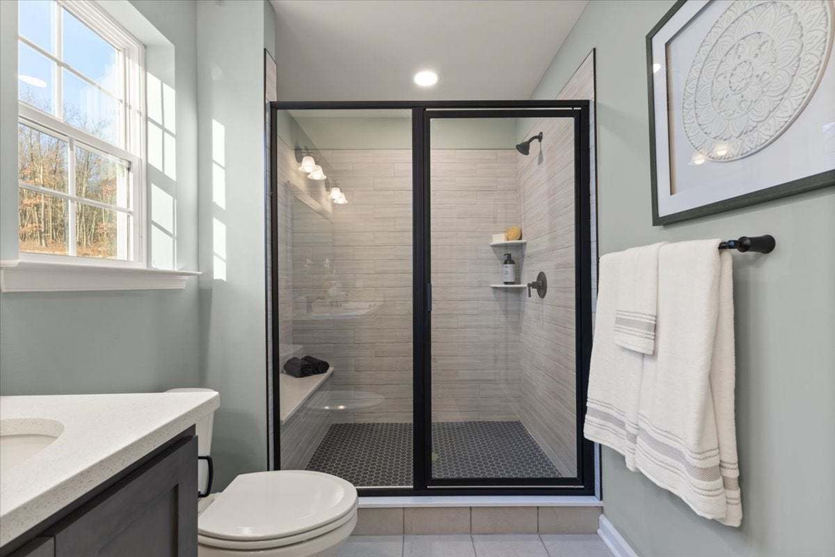 Mia Bathroom