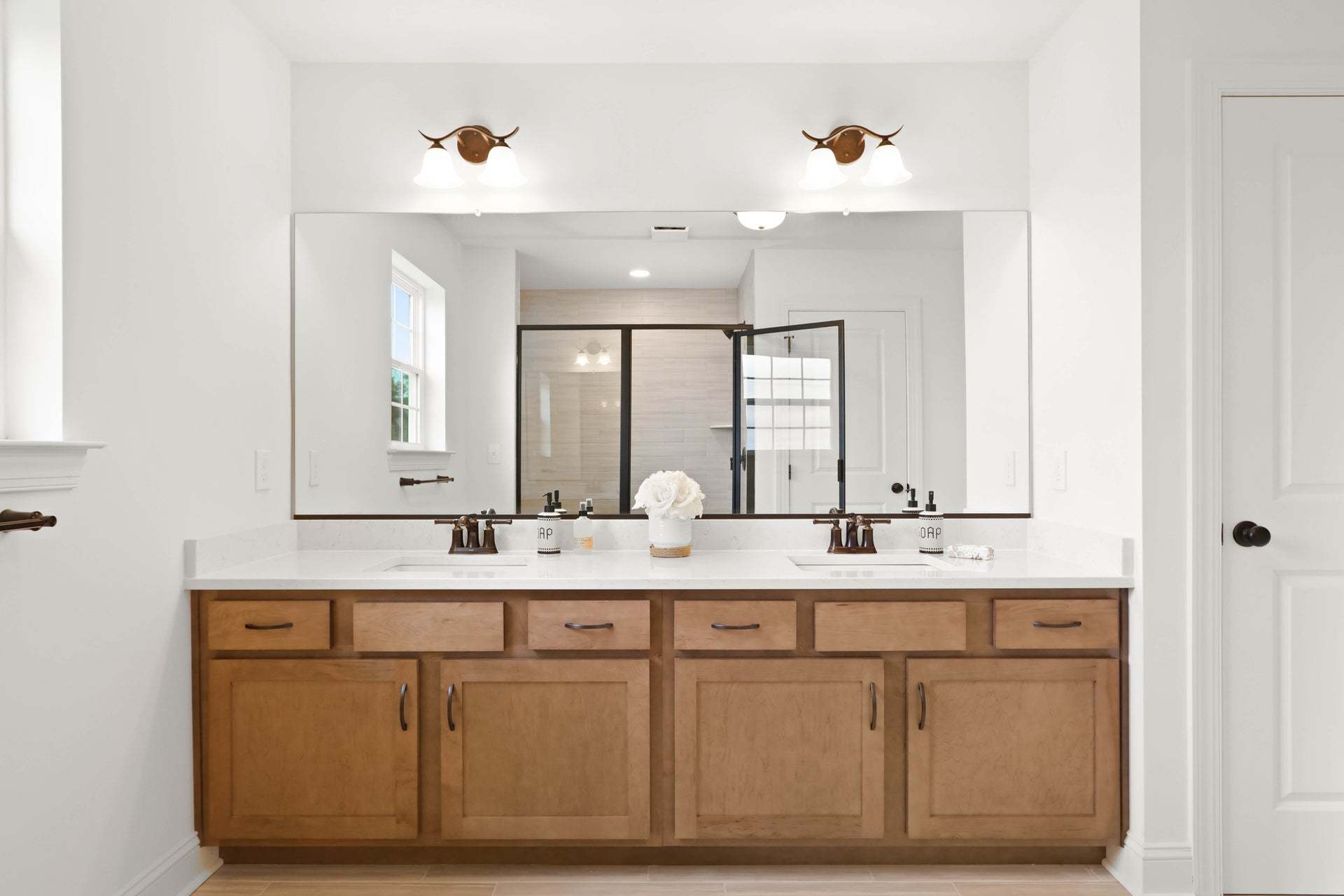 Breckenridge Grande Owner's Bath