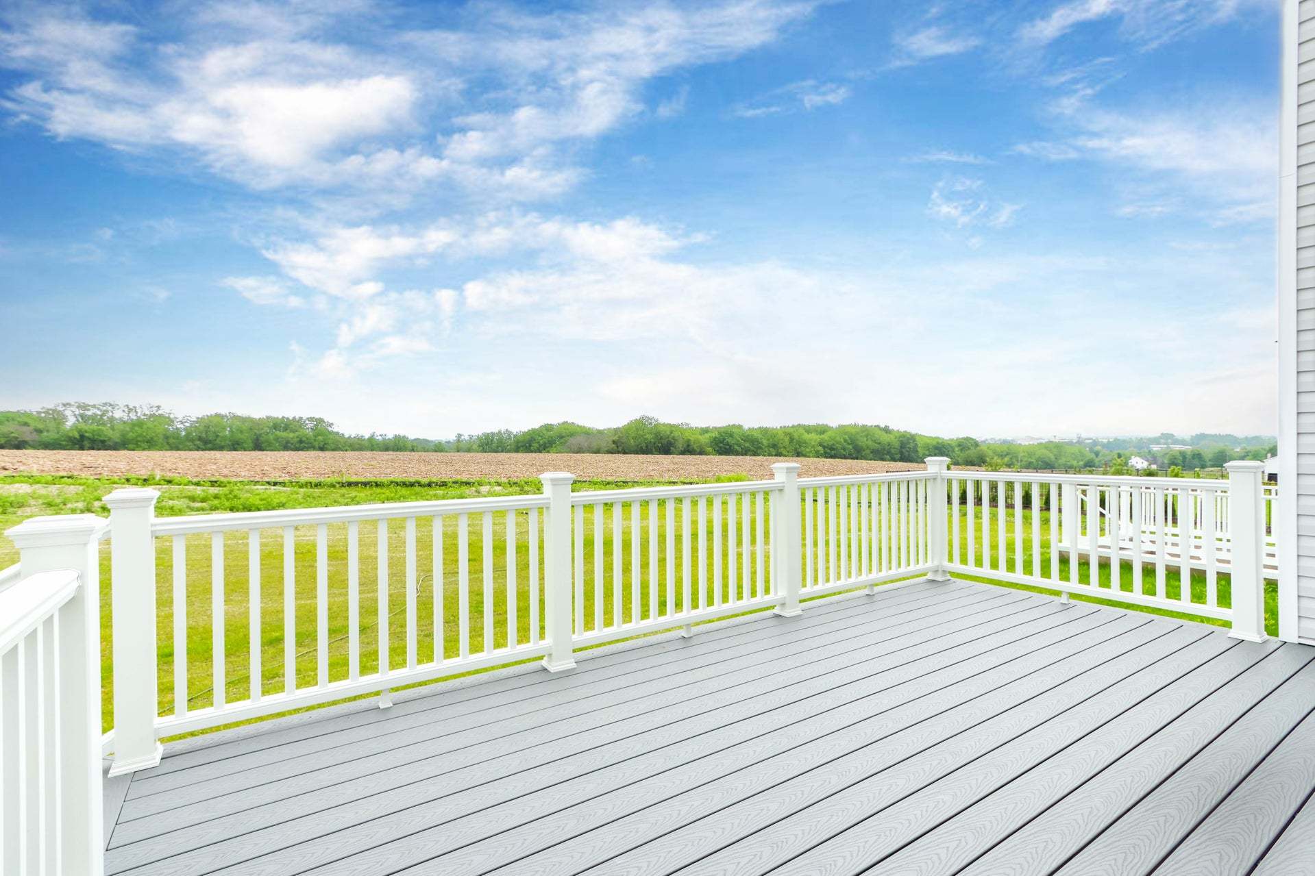 Breckenridge Grande Deck