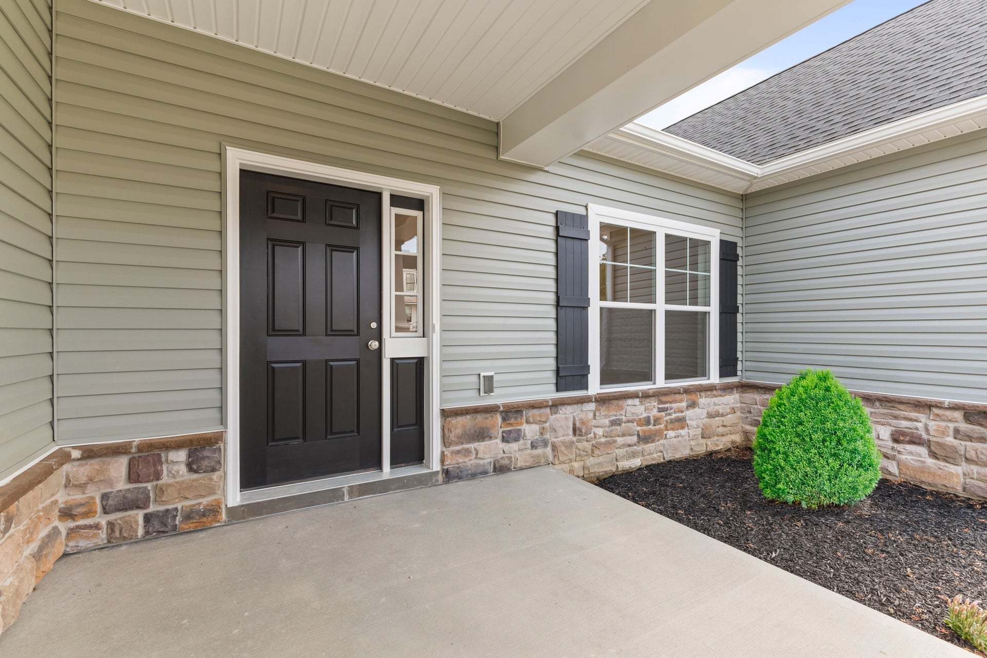 Rockford Craftsman Front Porch