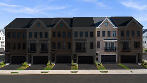 42121 Picasso Square (Tate 22-F2)