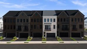 42123 Picasso Square (Tanner 22-F2)