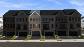 42125 Picasso Square (Tate 22-F2)