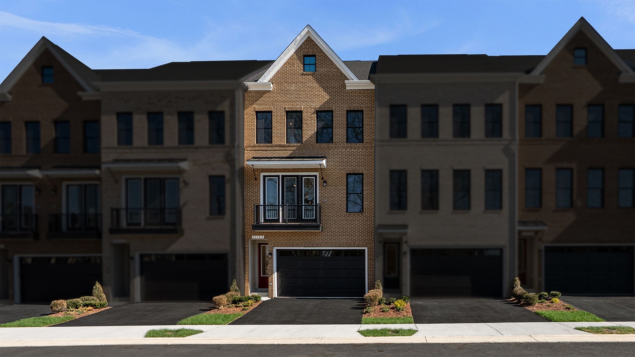 42143 Picasso Square (Turner 22-F2-RT) Image