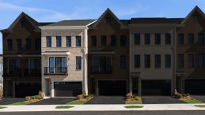 42145 Picasso Square (Turner 22-F2-RT)