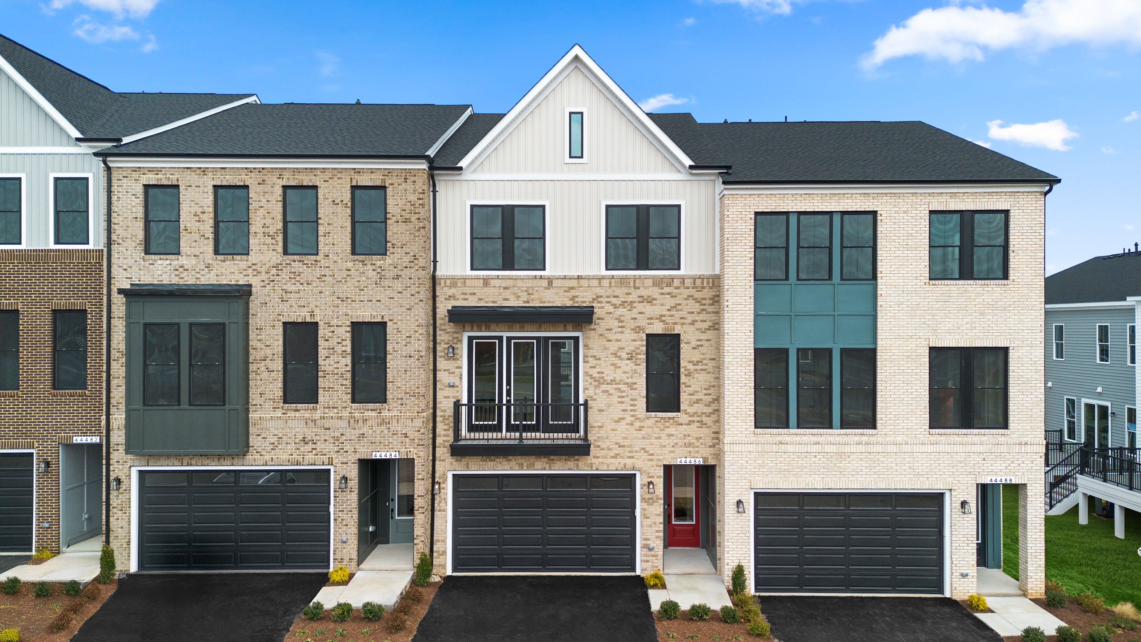 44486 Lowestoft Square (Tilley 24-F2)