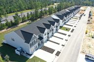 The Falls por Veranda Homes en Columbia South Carolina