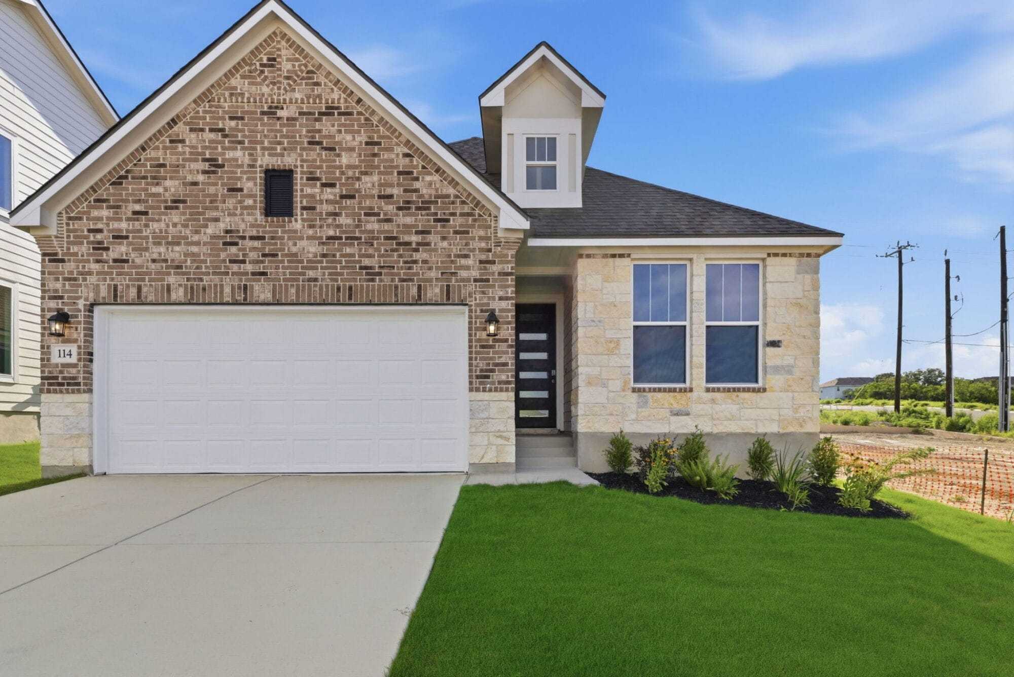 114 Scott Square (Creek View)
