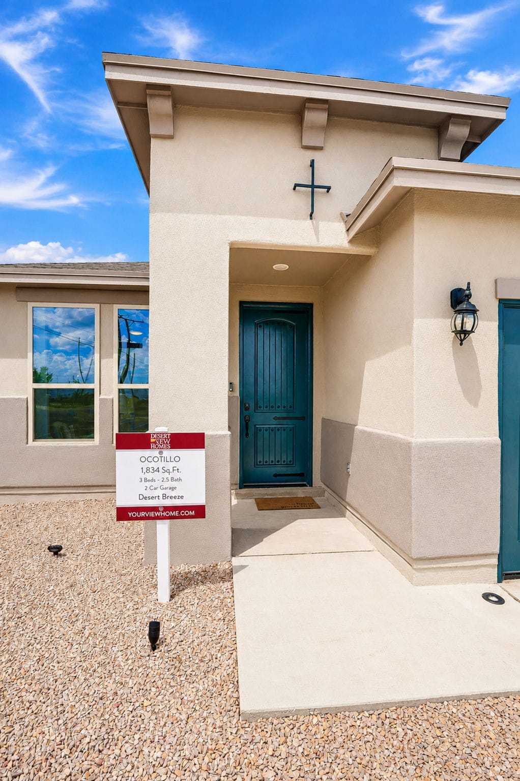 casa en Desert Breeze por Desert View Homes