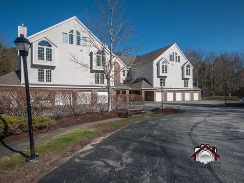 casa en Vincent & Co. por Vincent & Co.