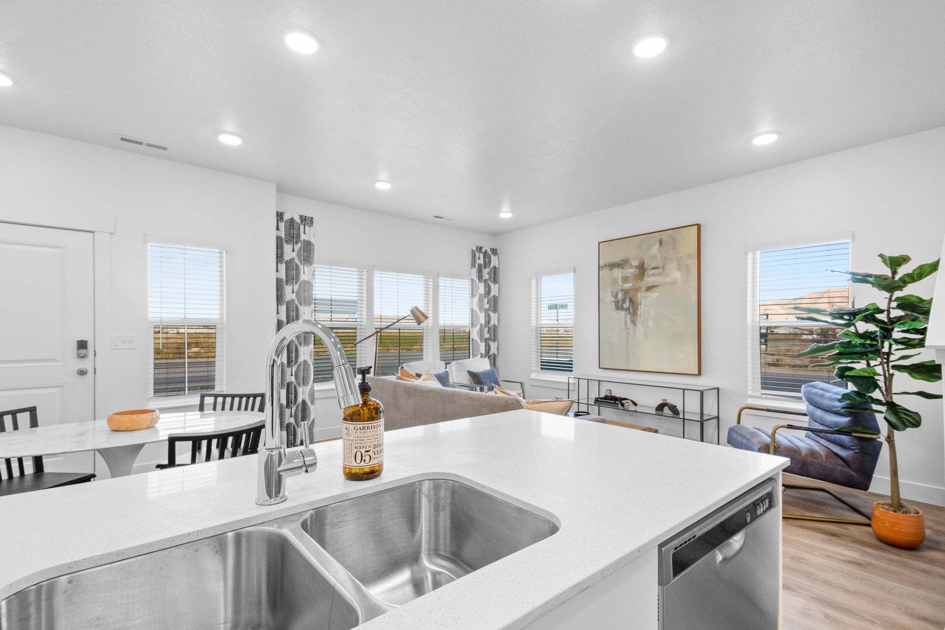*Finished home photos are representational images only. See sales agent for details.