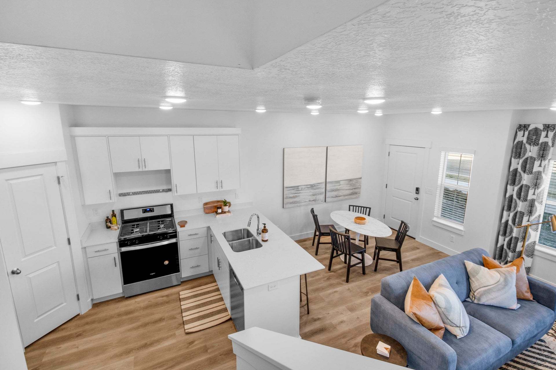 *Finished home photos are representational images only. See sales agent for details.