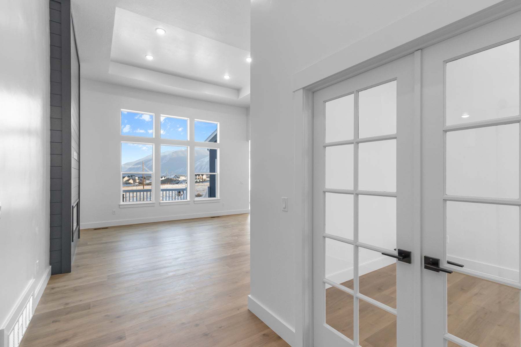 *Finished home photos are representational images only. Chat with sales agent for details.