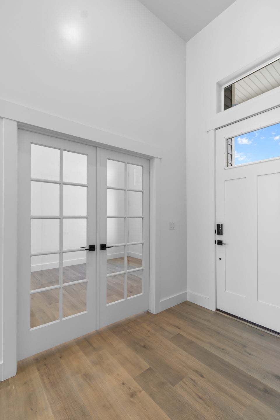 *Finished home photos are representational images only. Chat with sales agent for details.