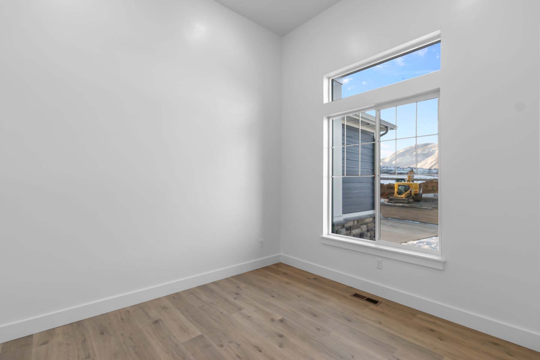 *Finished home photos are representational images only. Chat with sales agent for details.