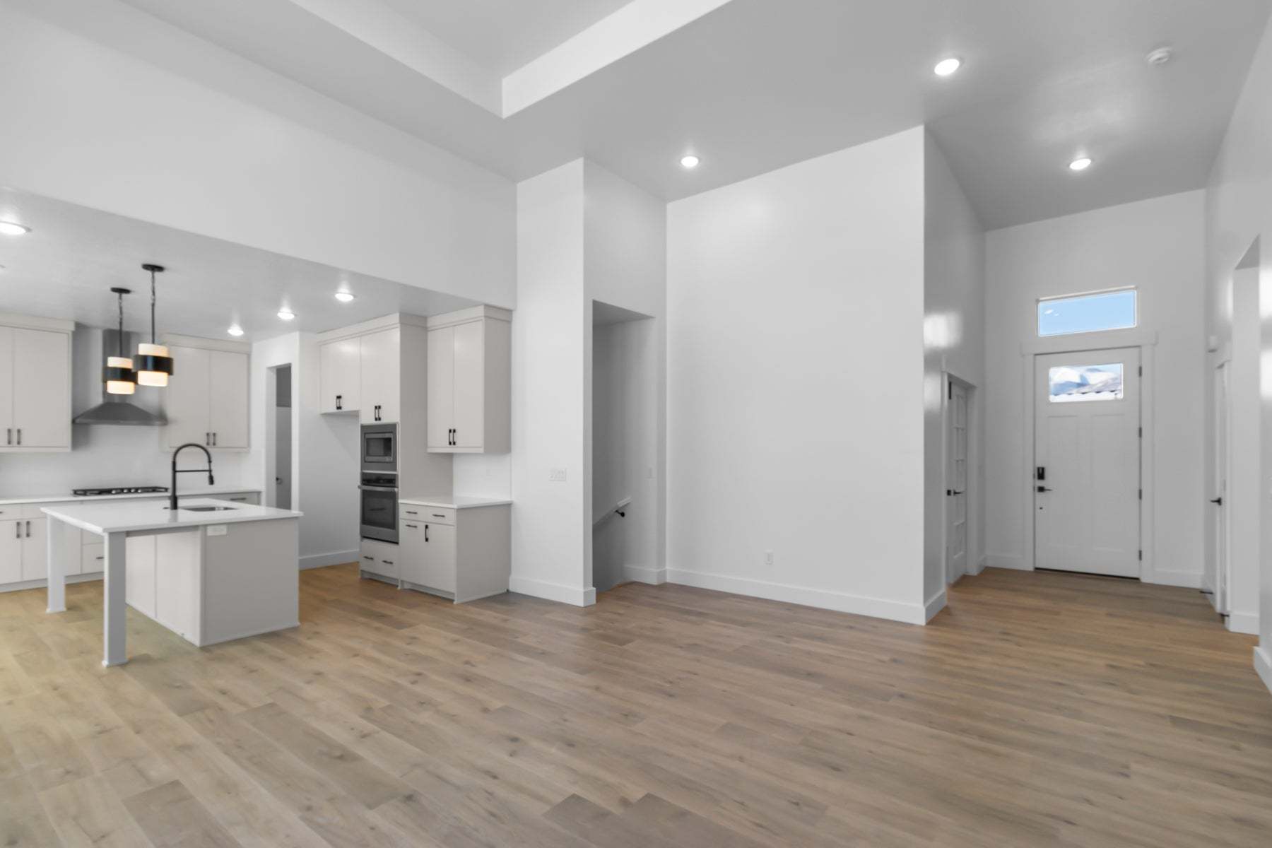 *Finished home photos are representational images only. Chat with sales agent for details.