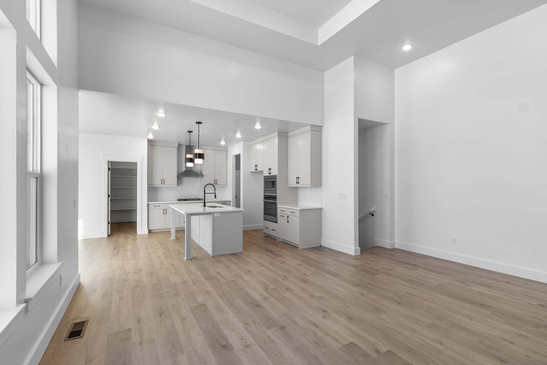 *Finished home photos are representational images only. Chat with sales agent for details.