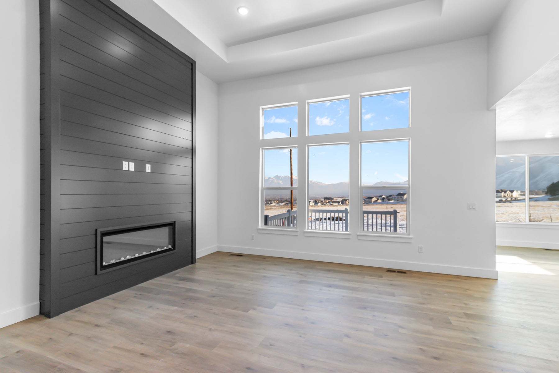 *Finished home photos are representational images only. Chat with sales agent for details.
