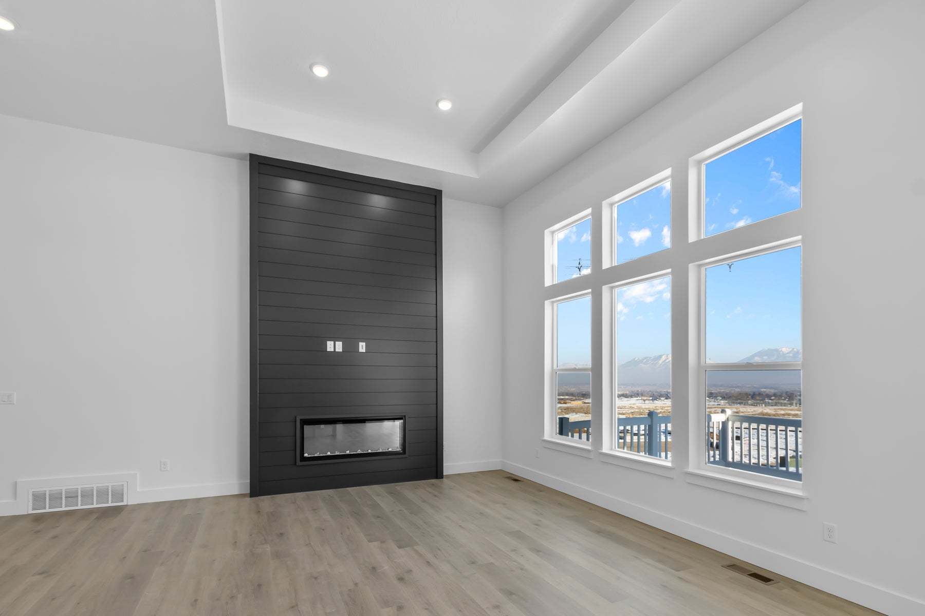 *Finished home photos are representational images only. Chat with sales agent for details.