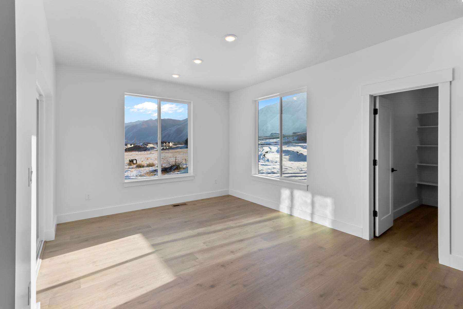 *Finished home photos are representational images only. Chat with sales agent for details.