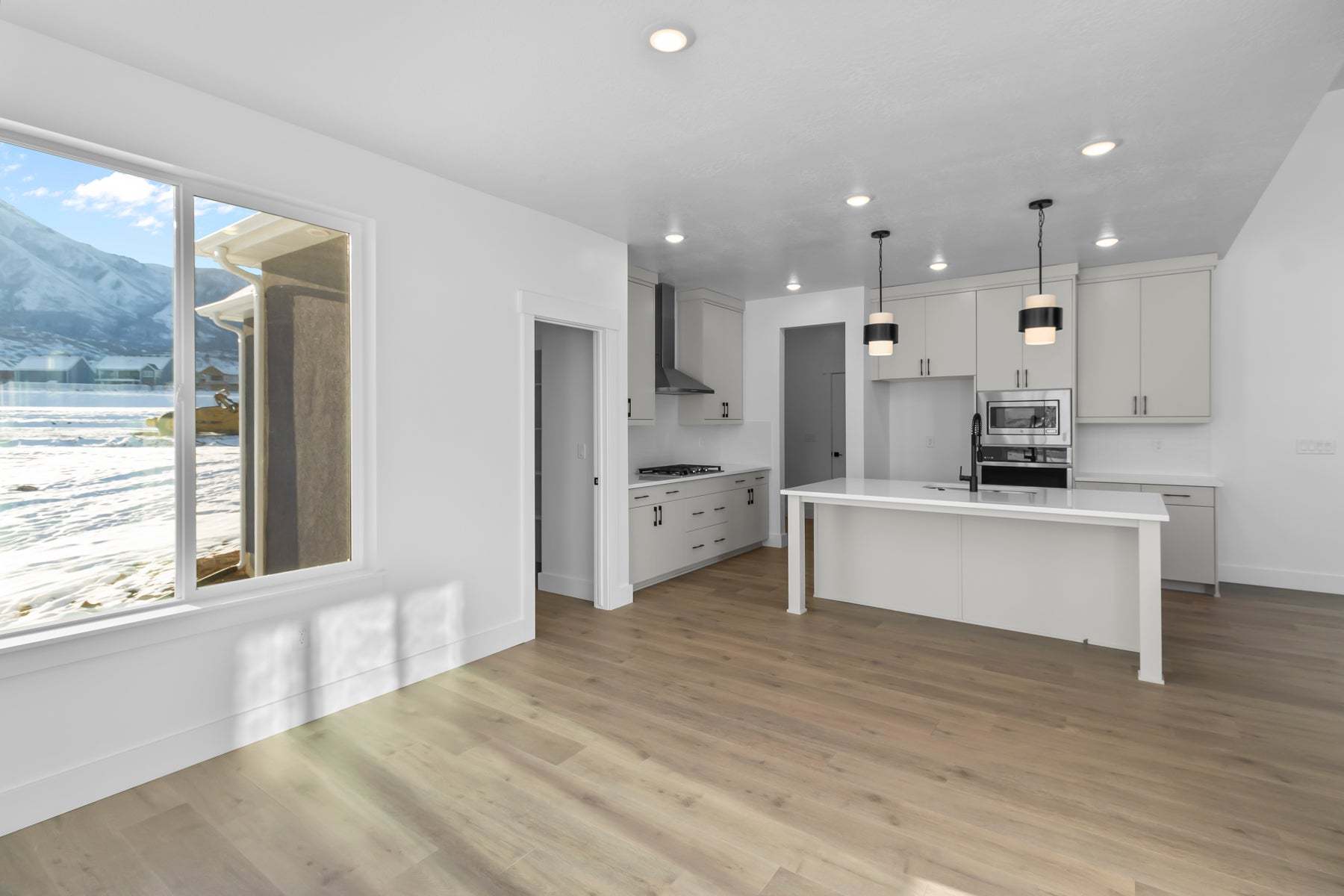 *Finished home photos are representational images only. Chat with sales agent for details.