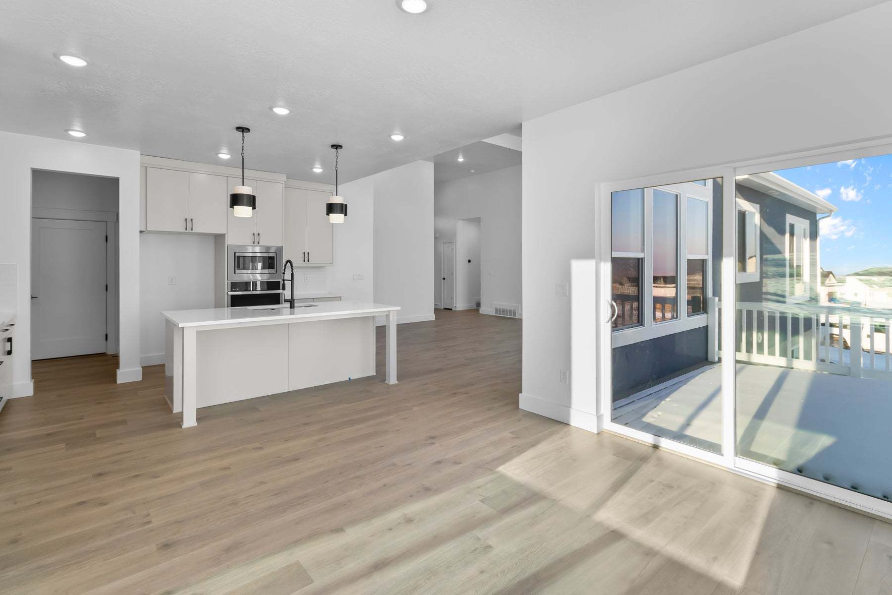 *Finished home photos are representational images only. Chat with sales agent for details.