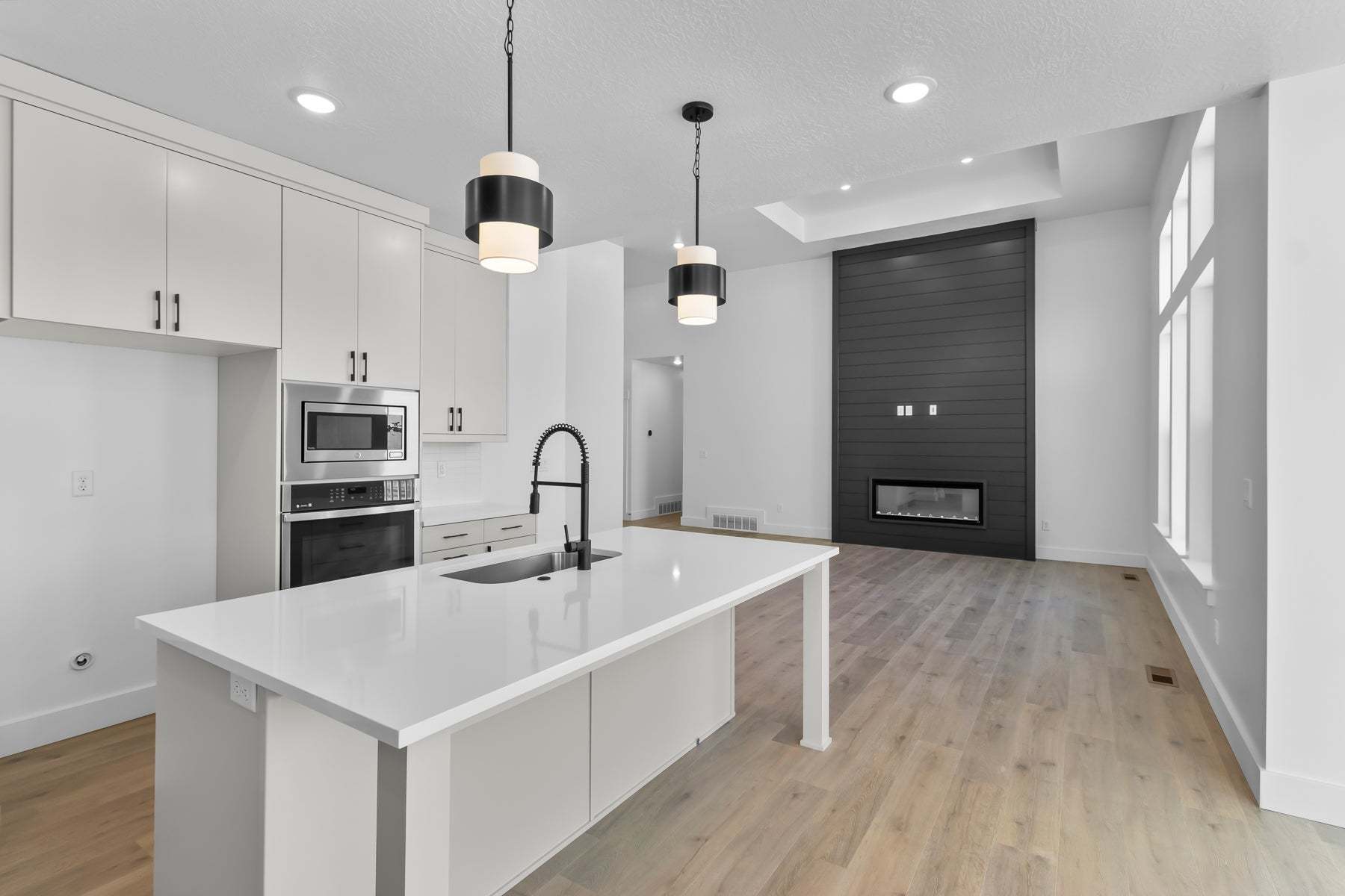 *Finished home photos are representational images only. Chat with sales agent for details.