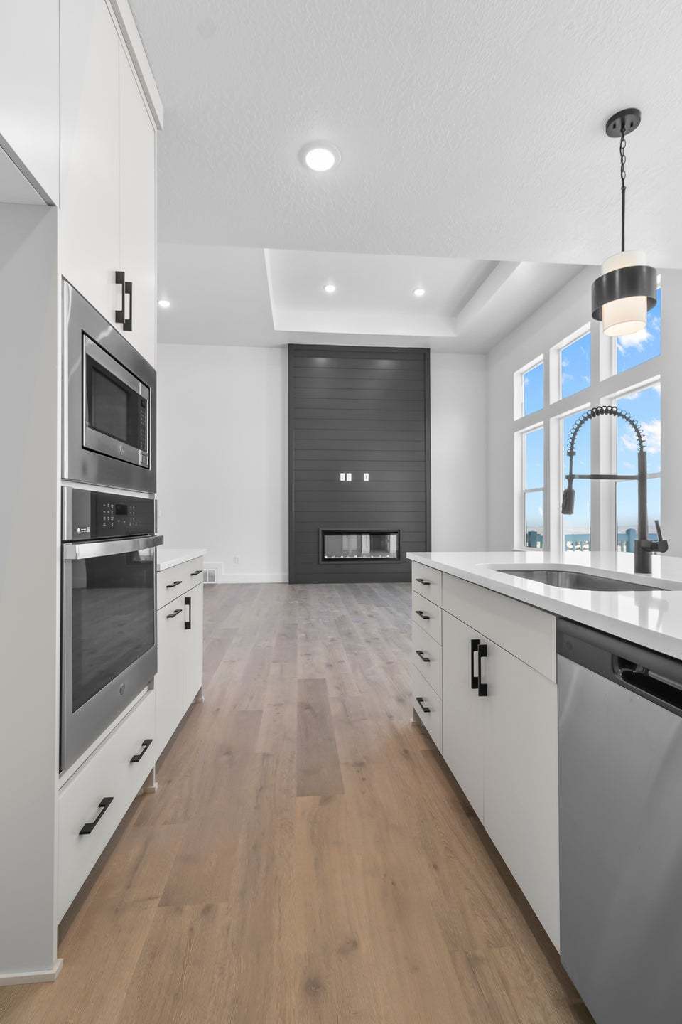 *Finished home photos are representational images only. Chat with sales agent for details.