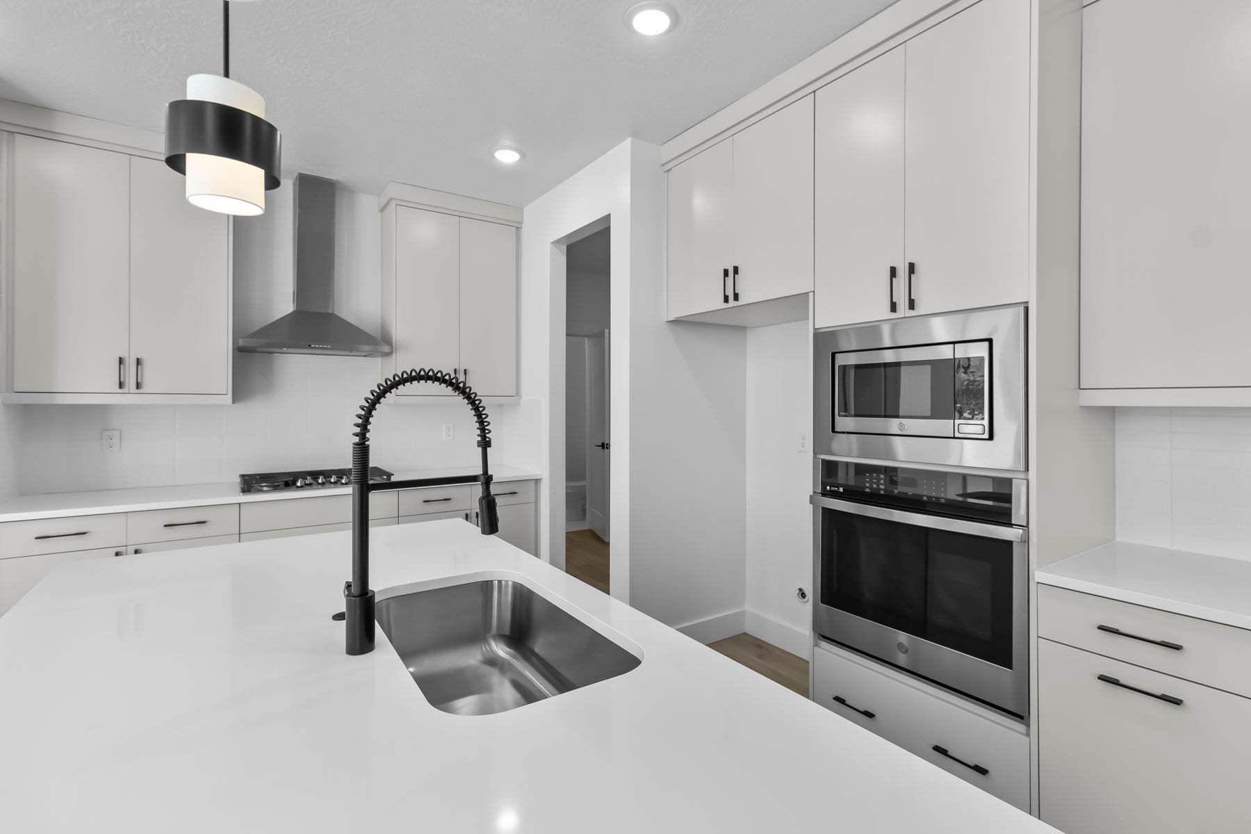 *Finished home photos are representational images only. Chat with sales agent for details.