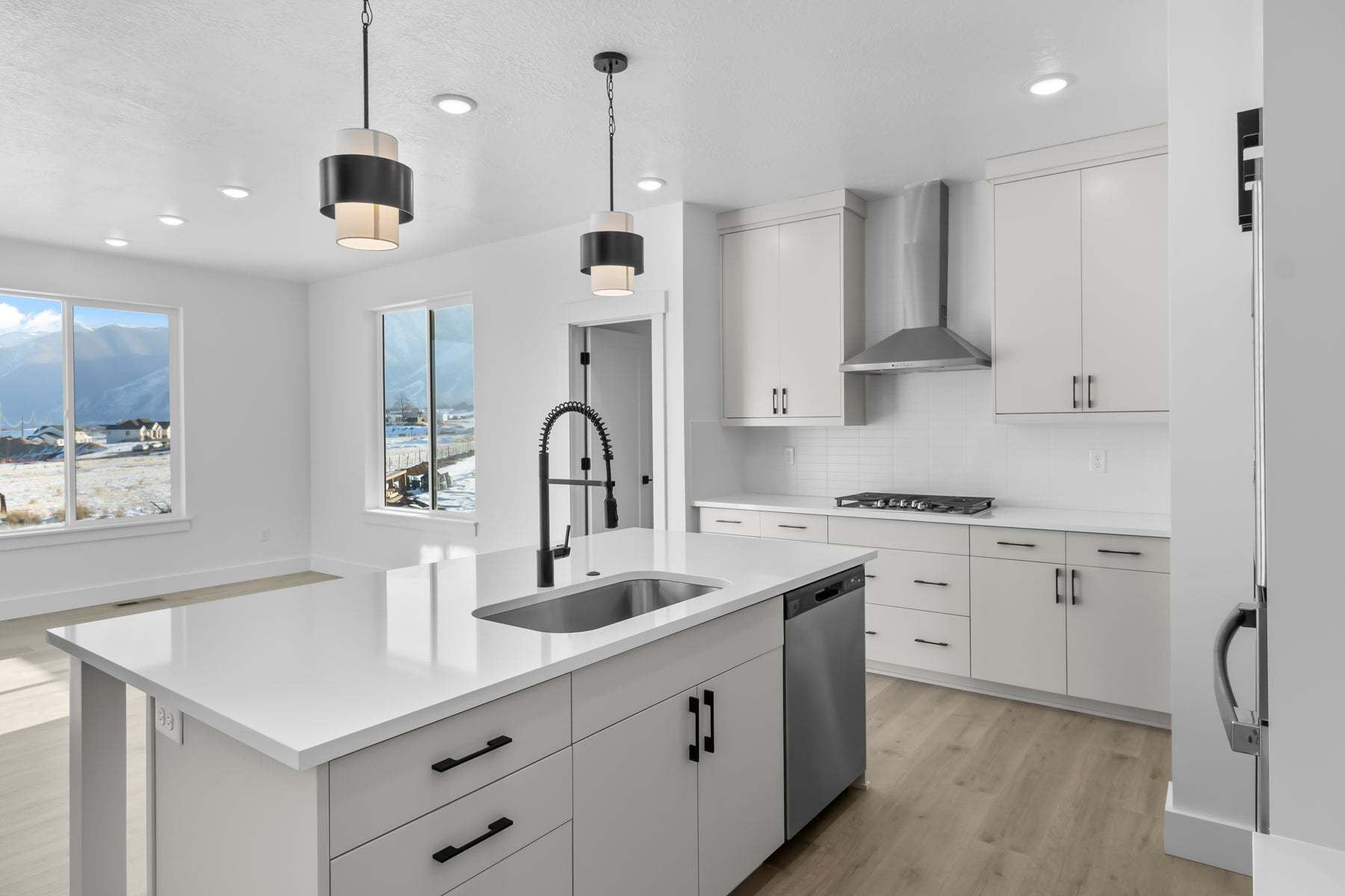 *Finished home photos are representational images only. Chat with sales agent for details.